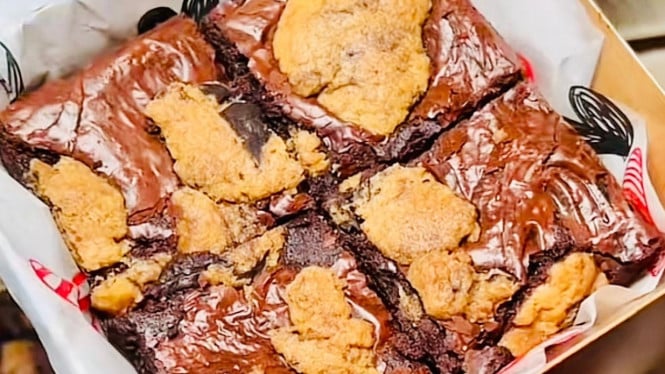 Brownies yang Menggigit Jiwa di Taman Gading Cilacap